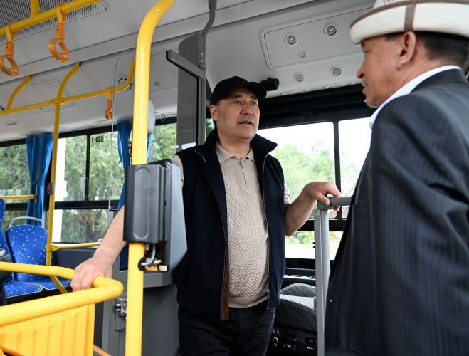 Караколго жаңы техника жана автобустар берилди