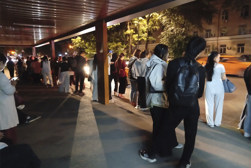 Жители Бишкека массово жалуются на работу общественного транспорта в вечернее время