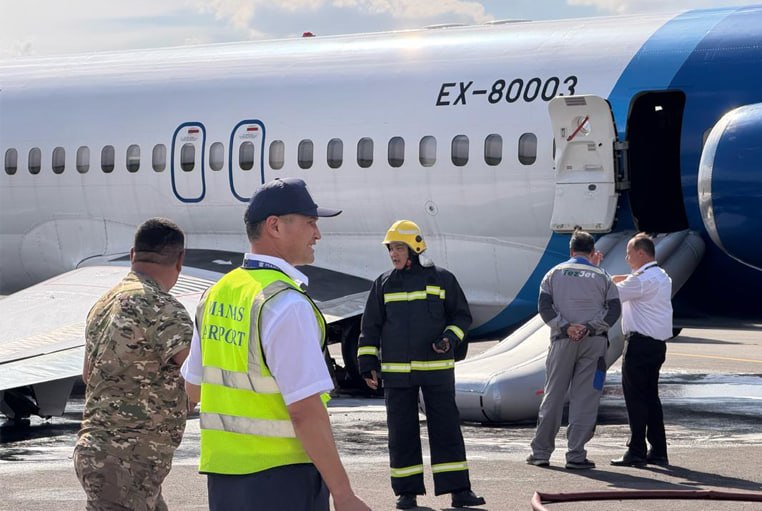 Аварийная посадка в аэропорту «Манас»: самолет накренился набок