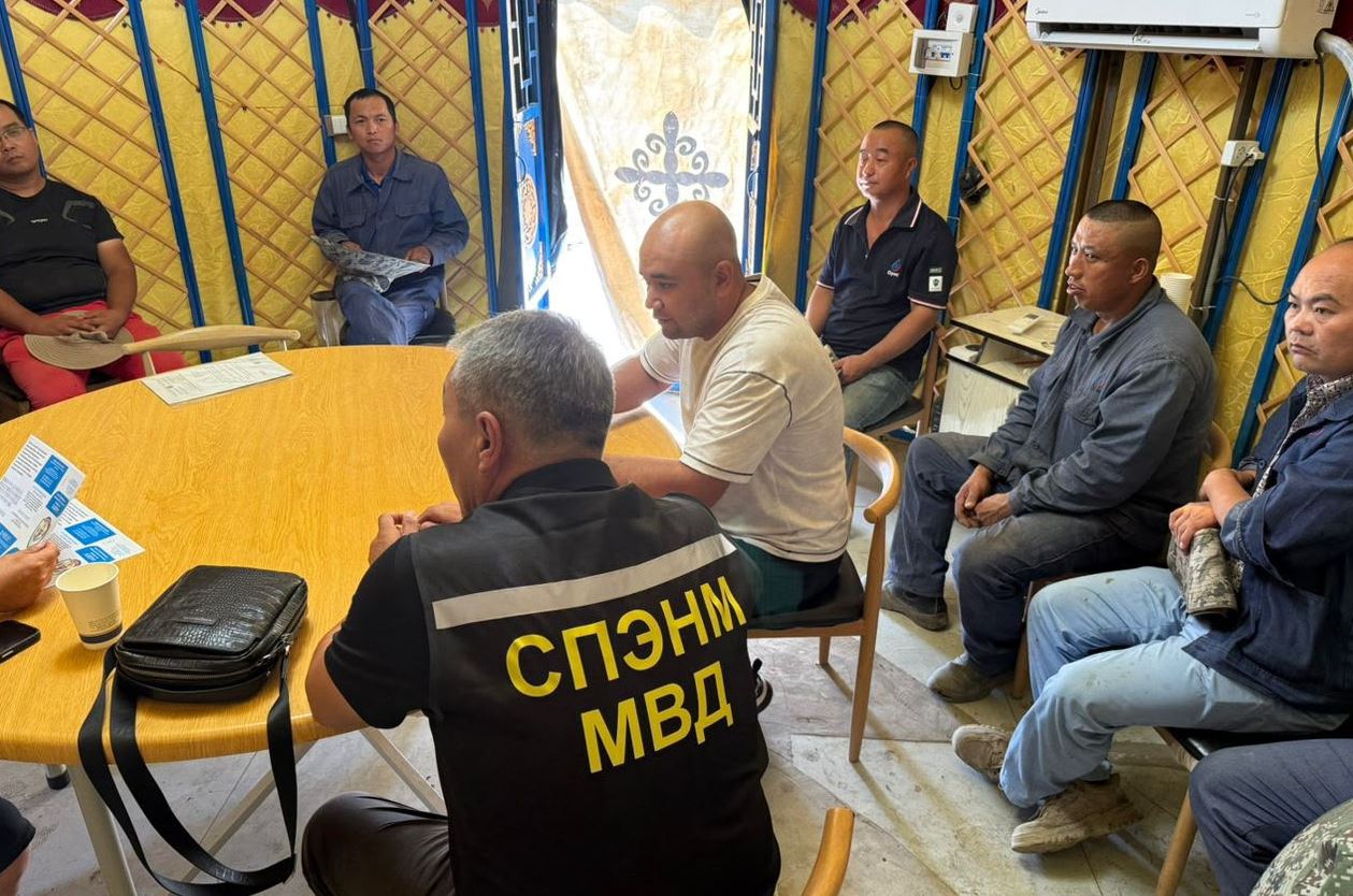 Профилактическая встреча ведомства с иностранными гражданами