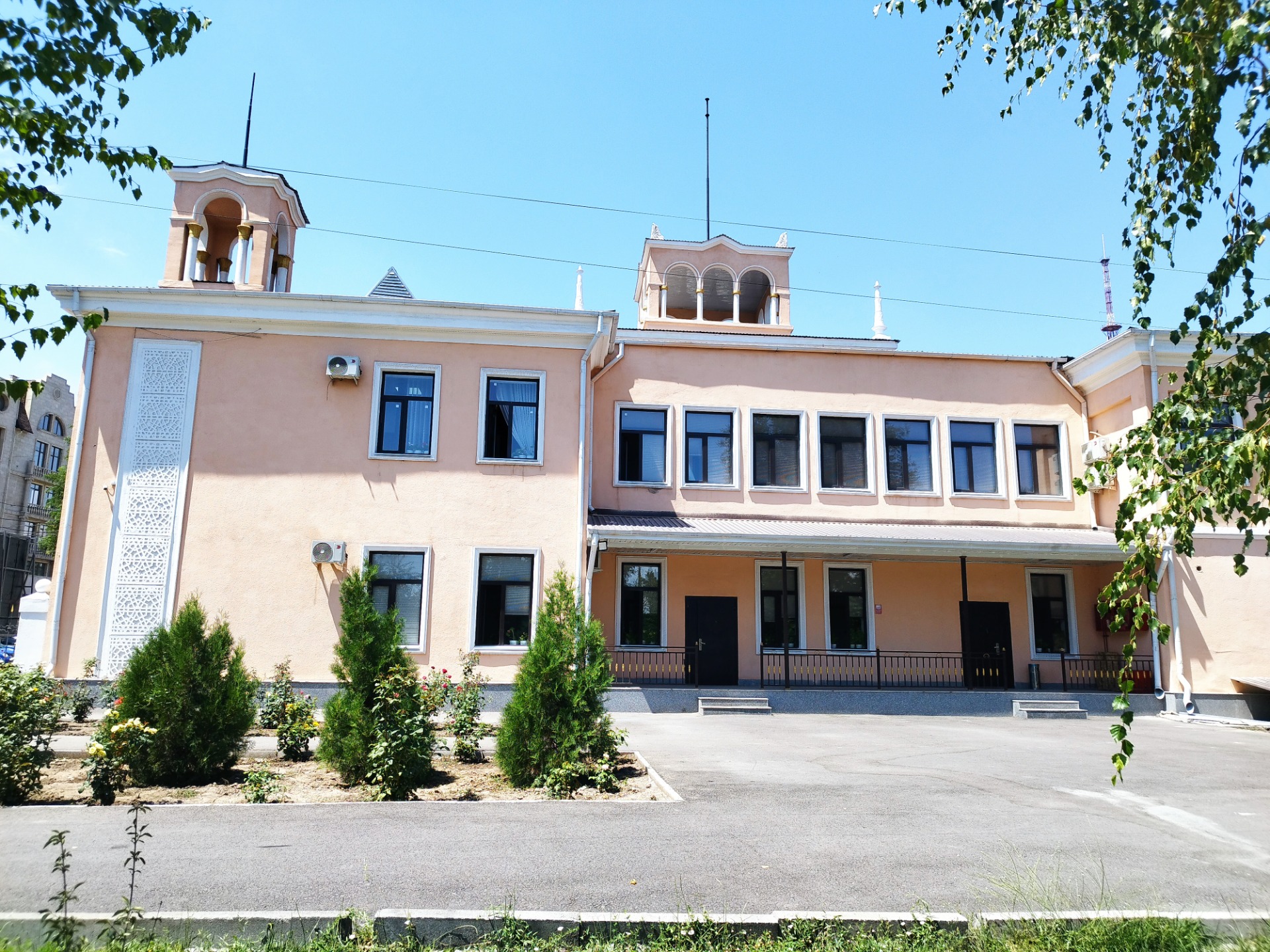 Кыргызский государственный театр кукол