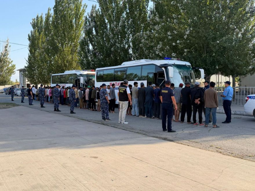 Иностранных граждан, нарушивших требования законодательства нашей страны, депортировали