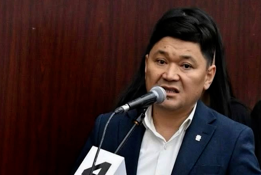 Жаныбек Асанбеков на встрече президента с жителями Жумгальского района