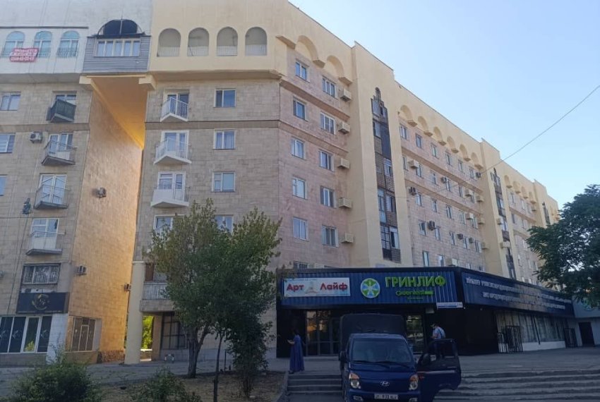 В этом доме хотят закрыть лоджии