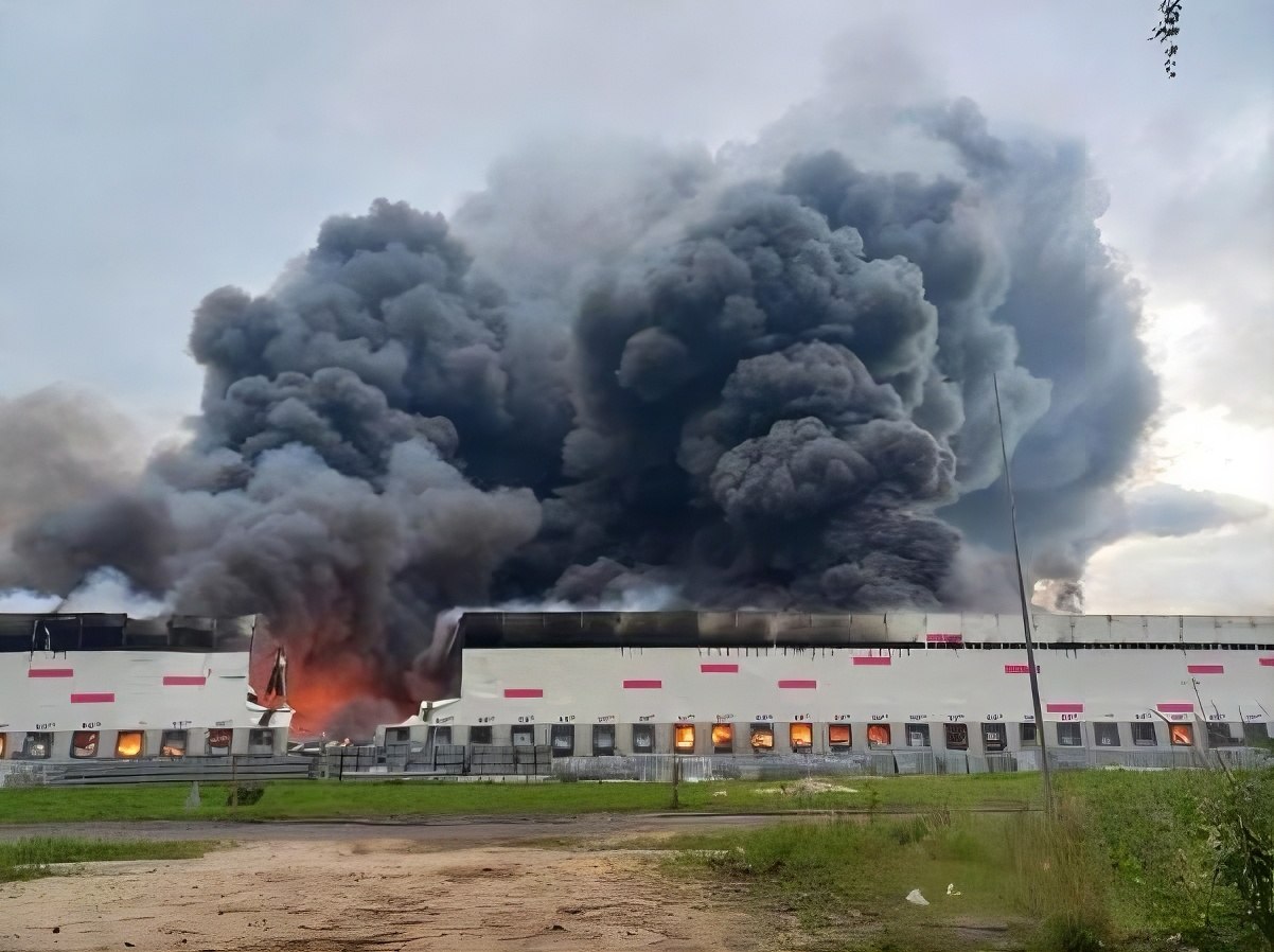 Один из последних атакованных складов в Рязани