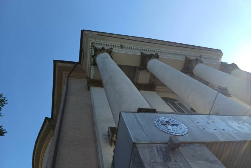 При строительстве также использовали материалы местного производства, в том числе мрамор
