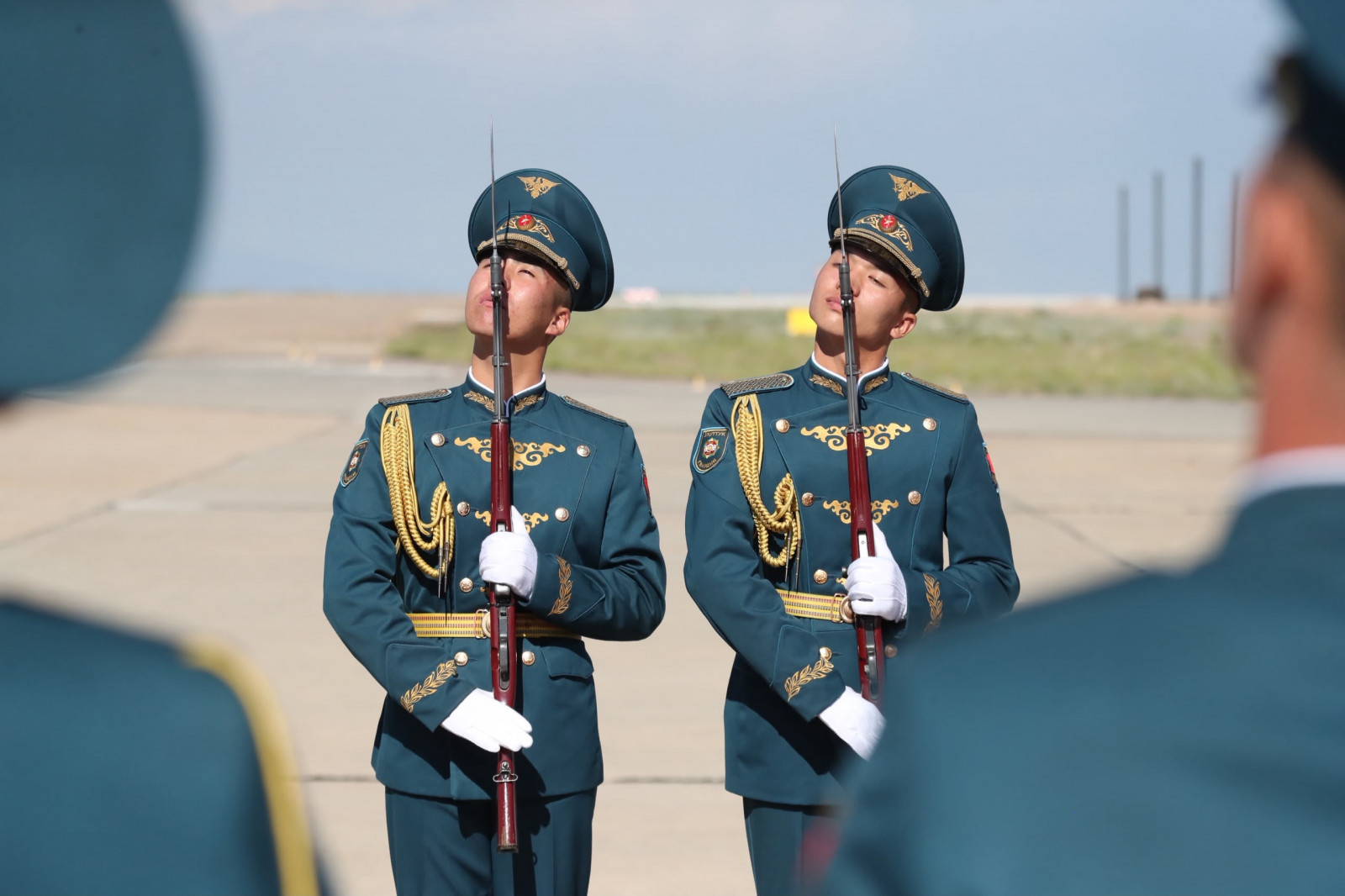 Президент Таджикистана Эмомали Рахмон прибыл в Кыргызстан
