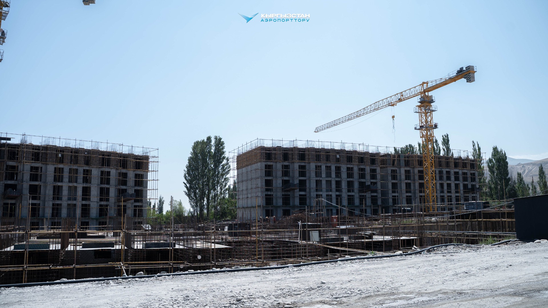 В Бишкеке продолжается строительство жилого комплекса для сотрудников авиации