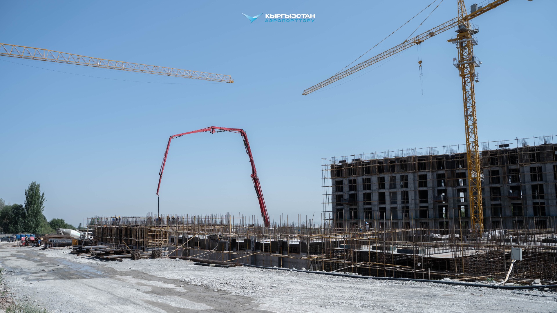 В Бишкеке продолжается строительство жилого комплекса для сотрудников авиации