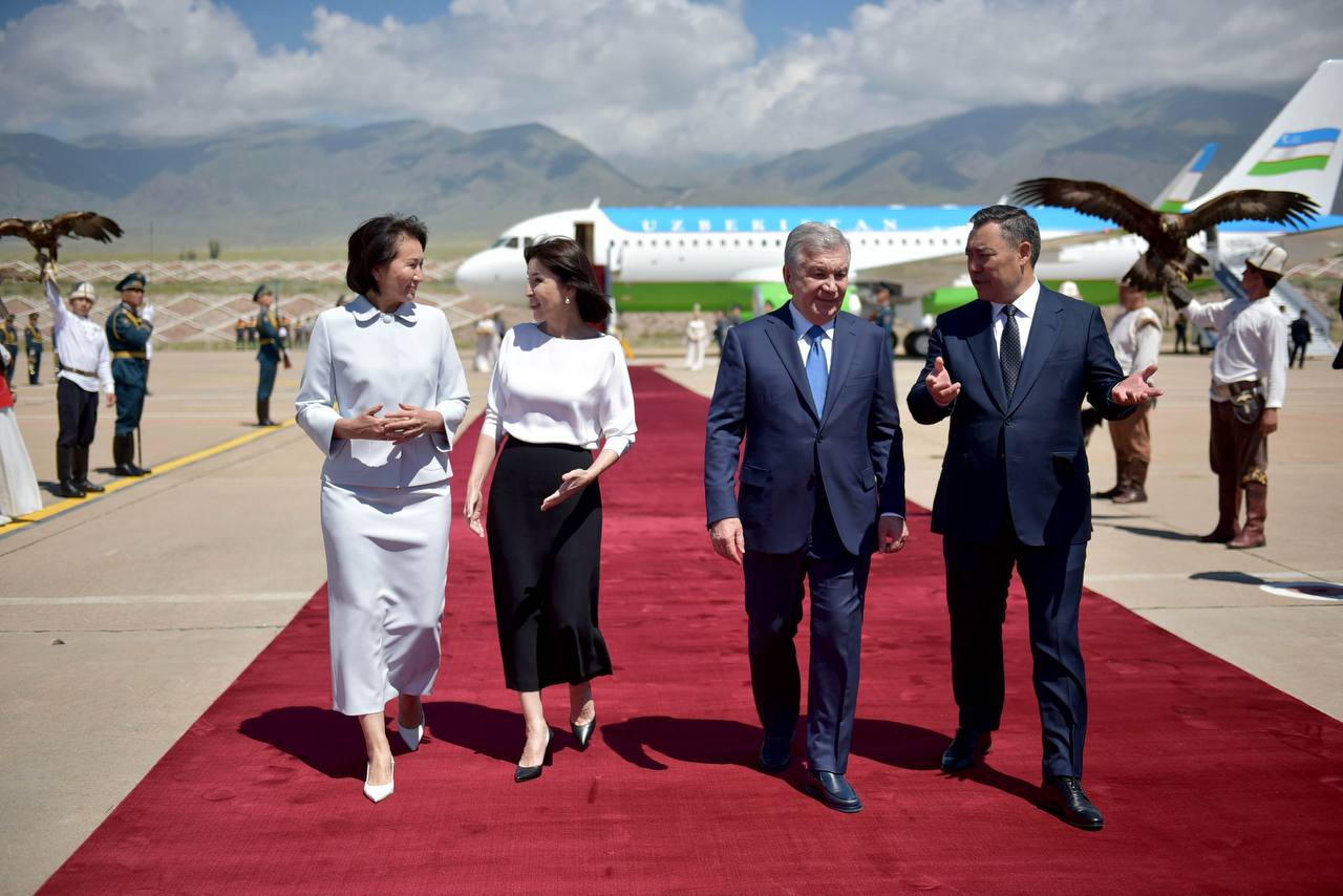 Садыр Жапаров, Айгуль Жапарова, Шавкат Мирзиеев и Зироат Мирзиеева