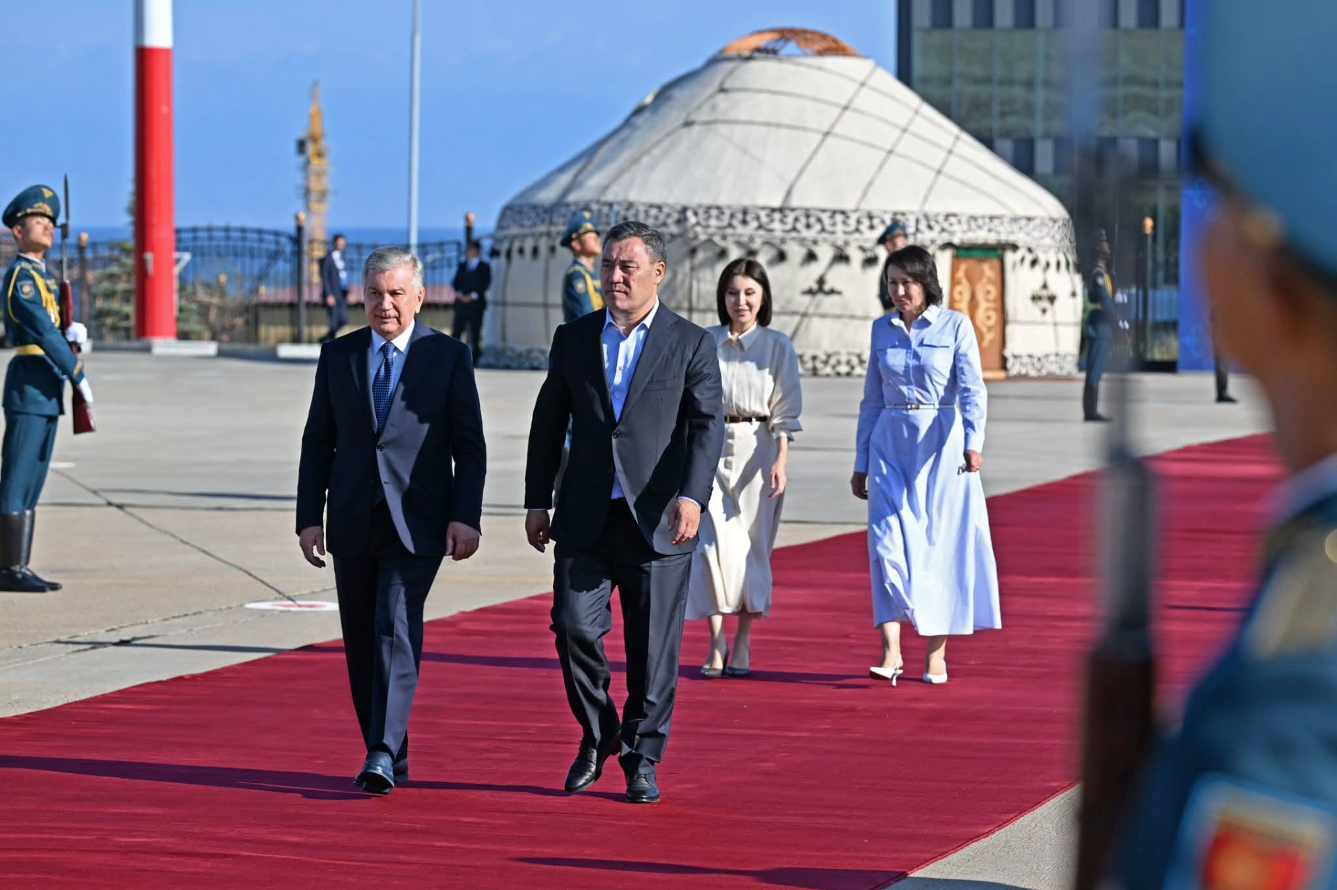 Садыр Жапаров, Айгуль Жапарова, Шавкат Мирзиеев и Зироат Мирзиеева