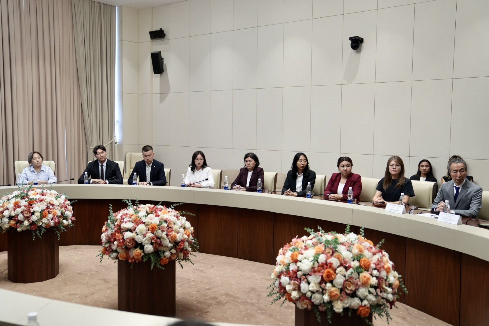 Встреча Улана Маматканова со стипендиатами программы JDS