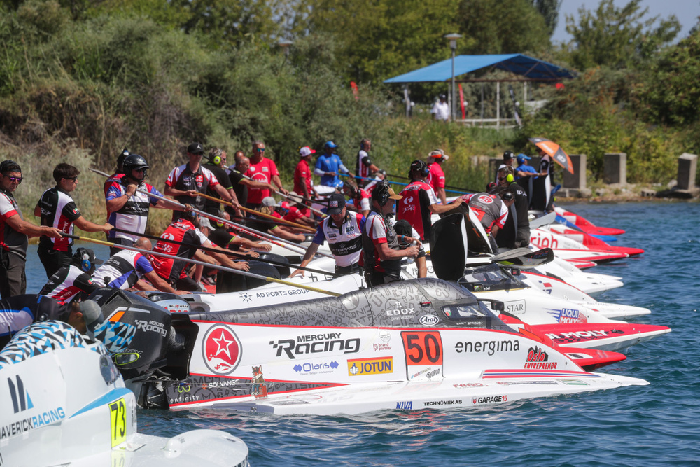 F1H2O на Иссык-Куле