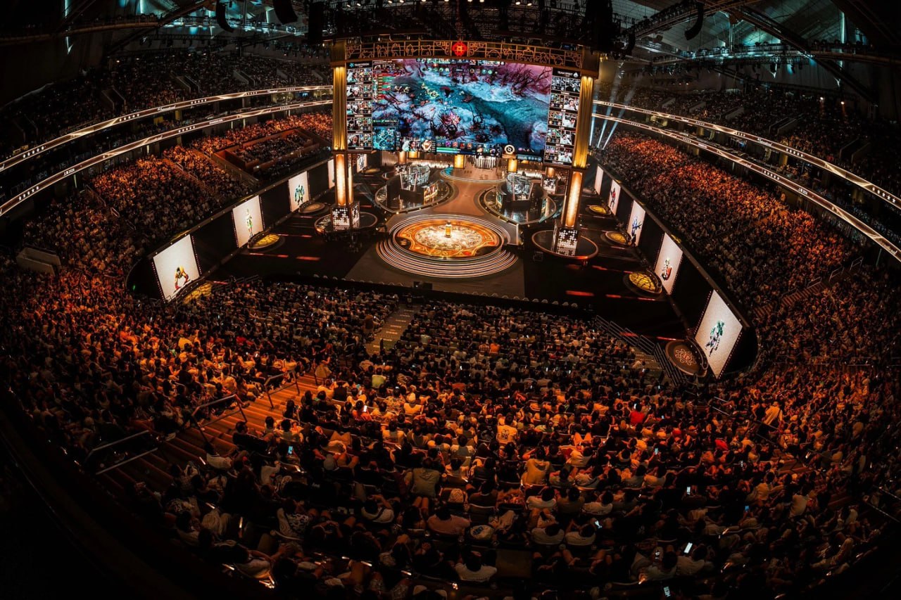 Команда Team Spirit в третий раз выиграла турнир по Dota 2 The International