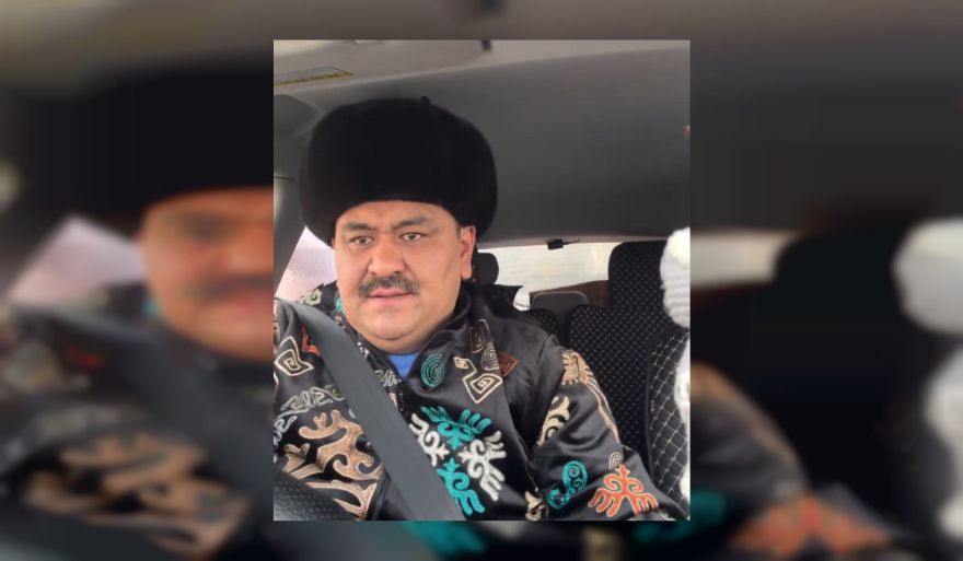 Актера Аската Сулайманова за незаконную рекламу оштрафовала патрульная милиция
