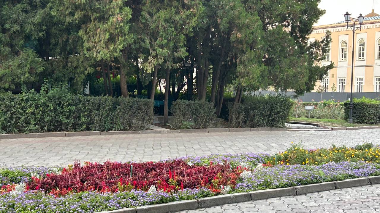Мэрия Бишкека накануне саммита ШОС расчистила центр города от комков
