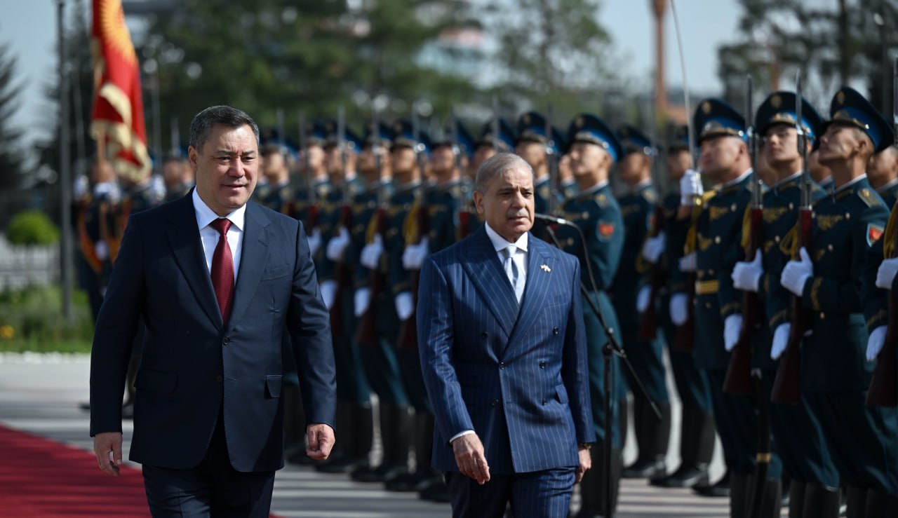 Официальная встреча Садыра Жапарова и премьер-министра Пакистана Шахбаза Шарифа