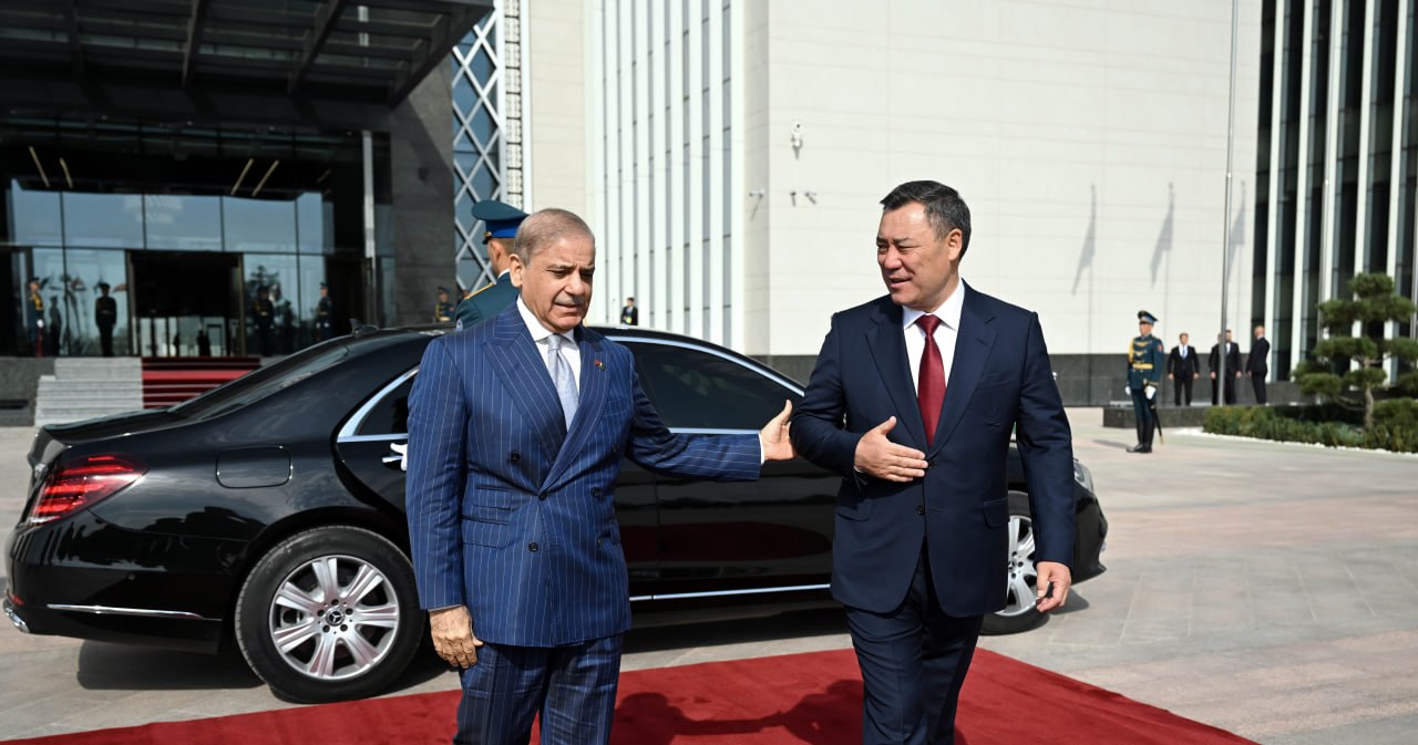 Официальная встреча Садыра Жапарова и премьер-министра Пакистана Шахбаза Шарифа