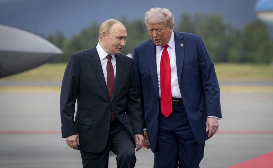 Дональд Трамп и Владимир Путин во время встречи на Аляске в августе 2025 года