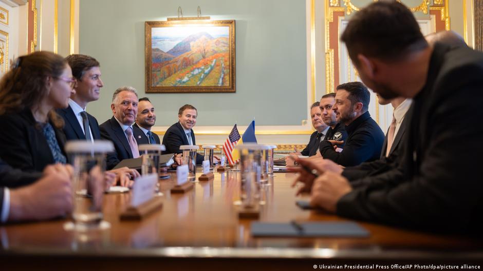 Президент Украины провел в Киеве переговоры со спецпосланником лидера США Стивом Уиткоффом и зятем Дональда Трампа Джаредом Кушнером