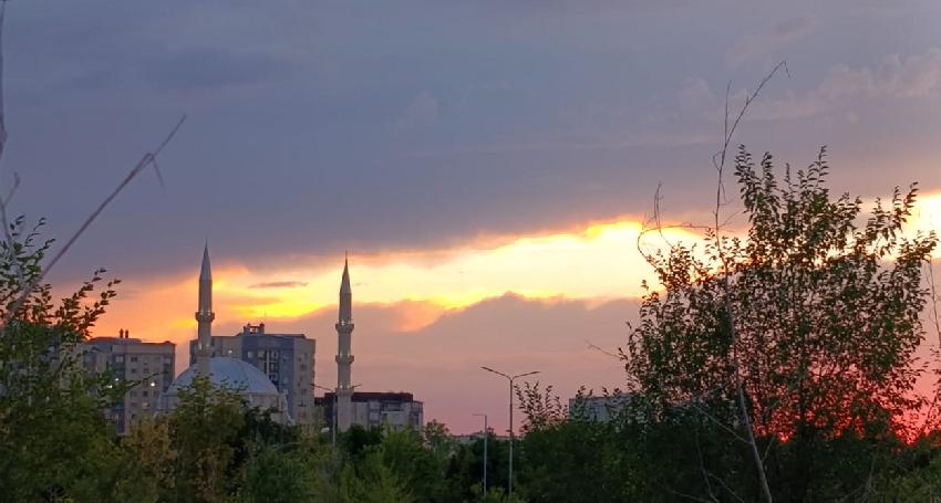 Закат в Бишкеке, июль 2026 года