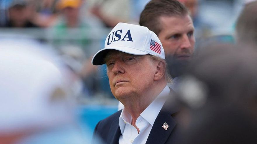 Трамп выступил против замедления разработки искусственного интеллекта