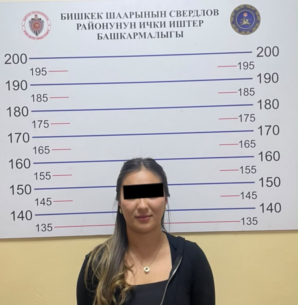 После драки девушек в ГУМе четверых водворили в камеру временного содержания