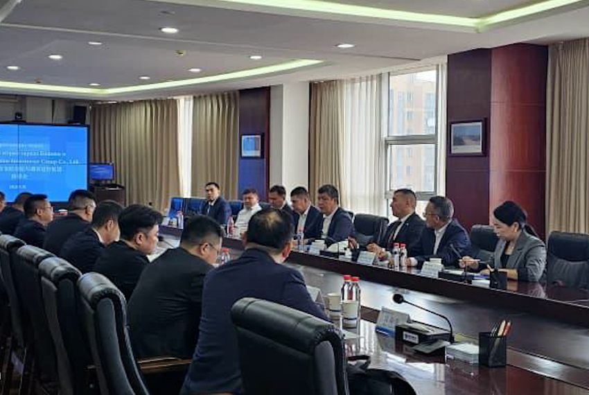 Встреча Айбека Джунушалиева с руководством компании Hunan Construction Investment Group.