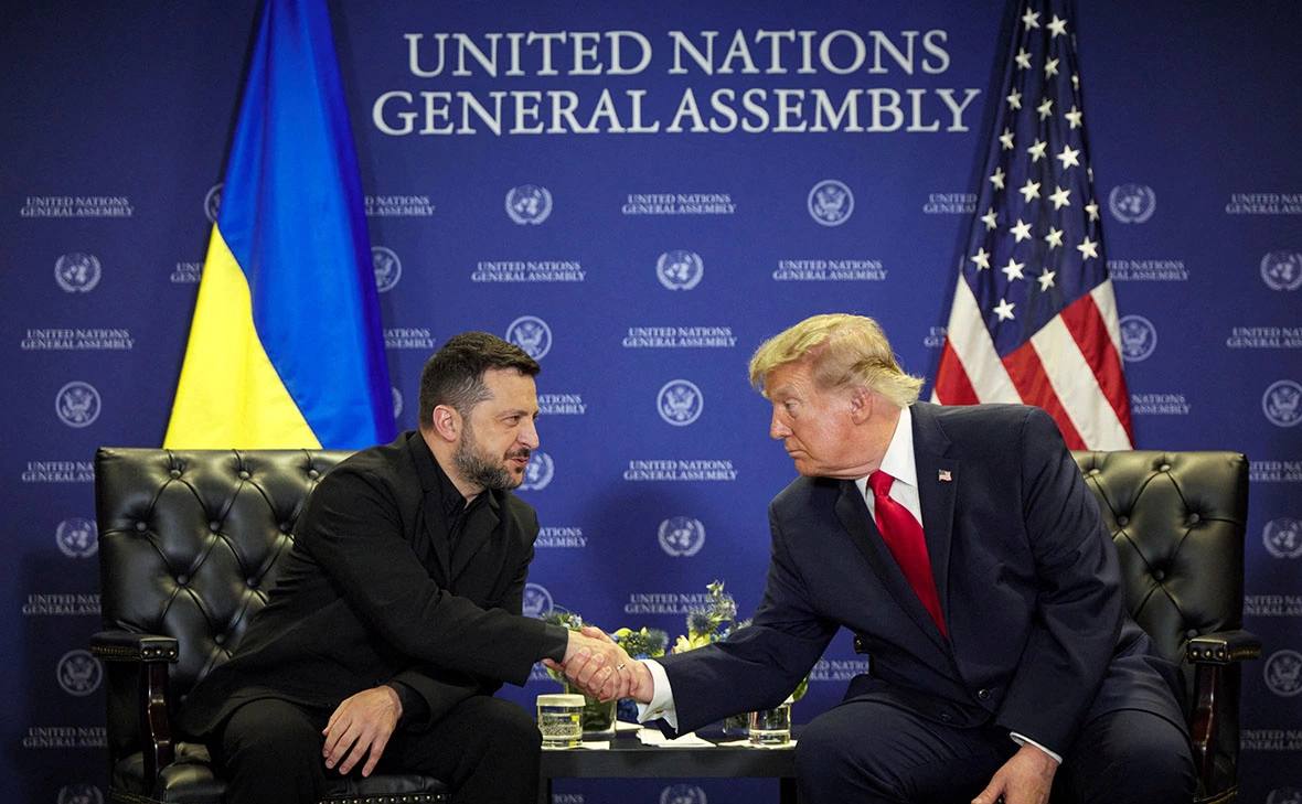 Дональд Трамп предложил Владимиру Зеленскому поехать в Москву на встречу с Владимиром Путиным, пишет Bloomberg