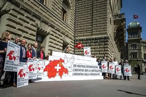 На референдуме жители Швейцарии выступили против сохранения принципа нейтралитета