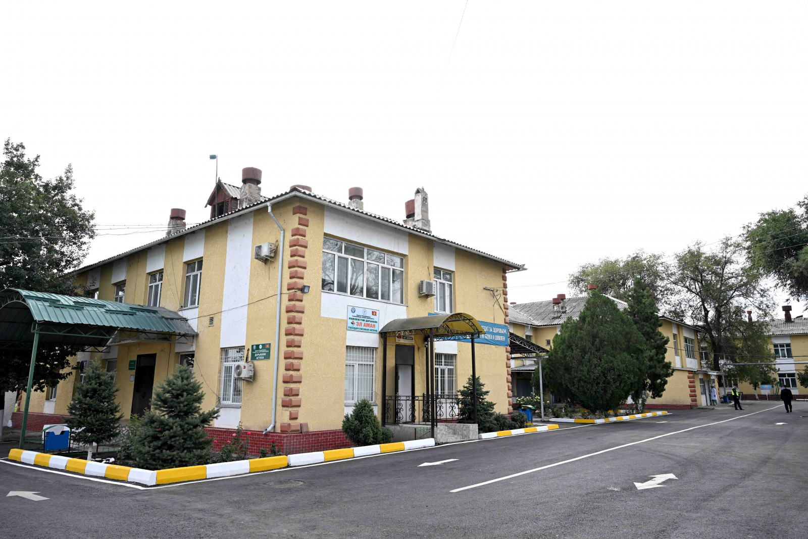 Глава кабмина осмотрел Центр общей врачебной практики в селе Беловодском