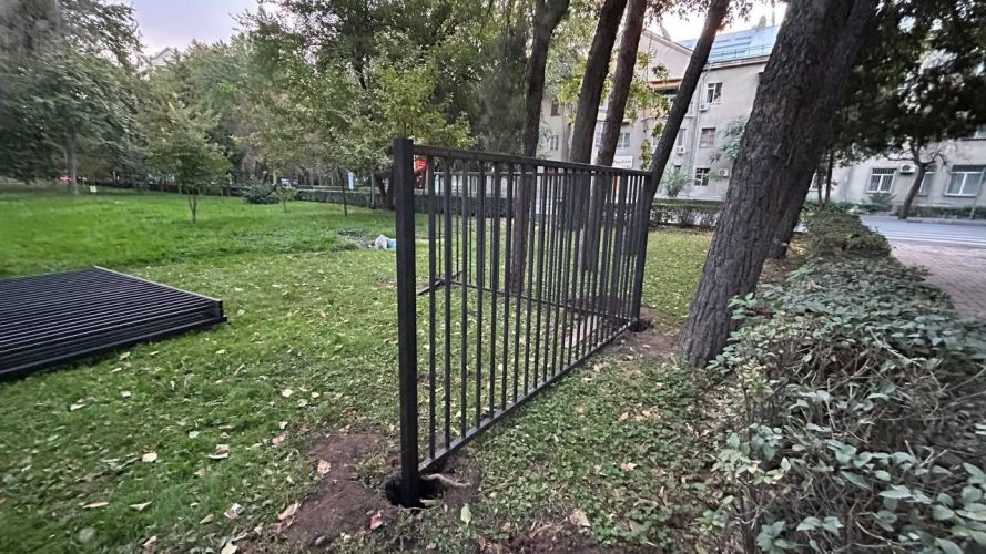 Специальная зона для выгула собак на бульваре Эркиндик