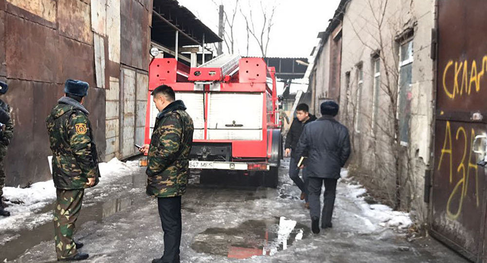 из Интернета. Во время тушения складов