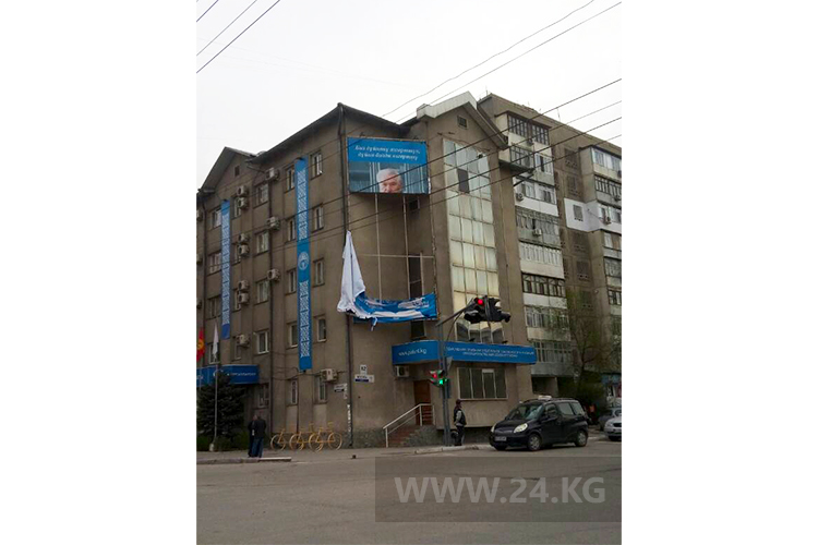 Портрет Чингиза Айтматова