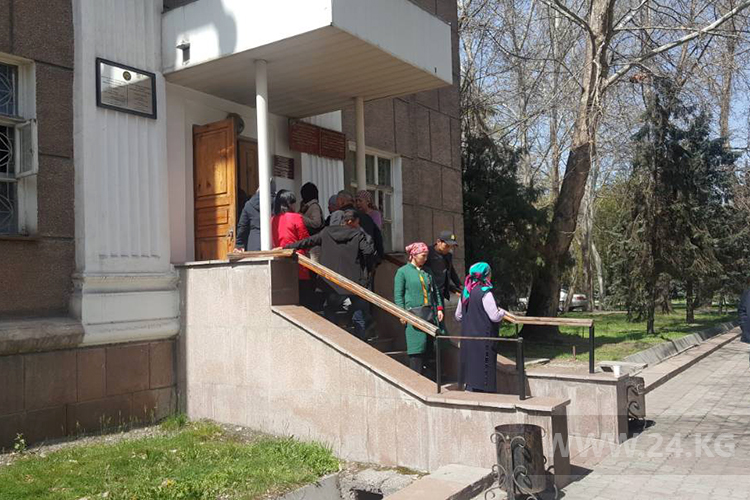 Реализаторы митингуют у «Белого дома»