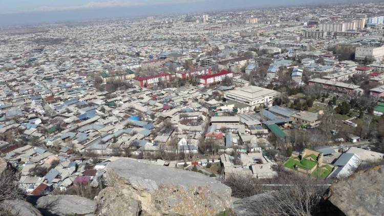 Панорама города Ош с горы Сулайман-Тоо