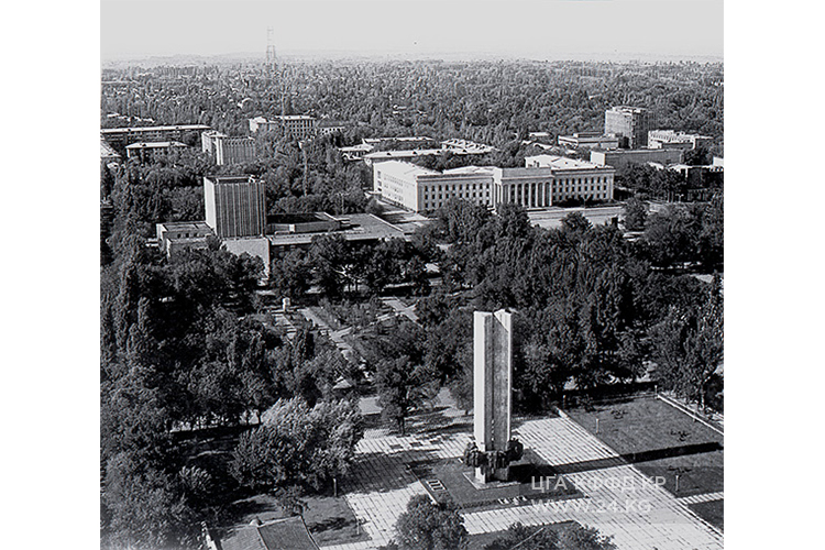 Монумент Дружбы народов, 1970 год