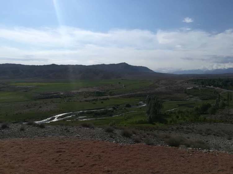 Азиза Момункулова. Село Кызыл-Туу