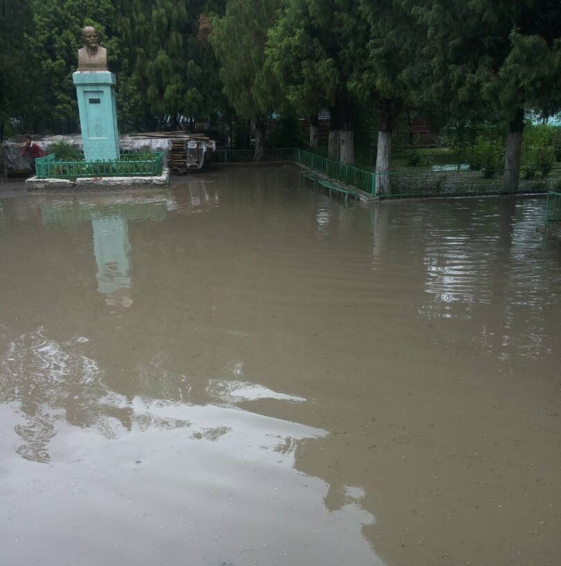 Территория школы в городе Кербене