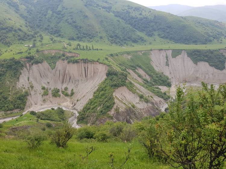 Бексултана. Село Кызыл-Суу, Сузакский район