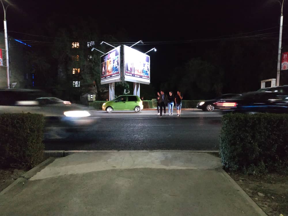 Отсутствие разметки на проспекте Айтматова