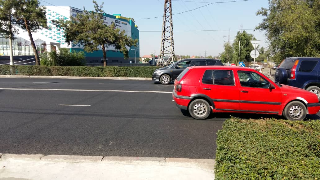 Отсутствие разметки на проспекте Айтматова
