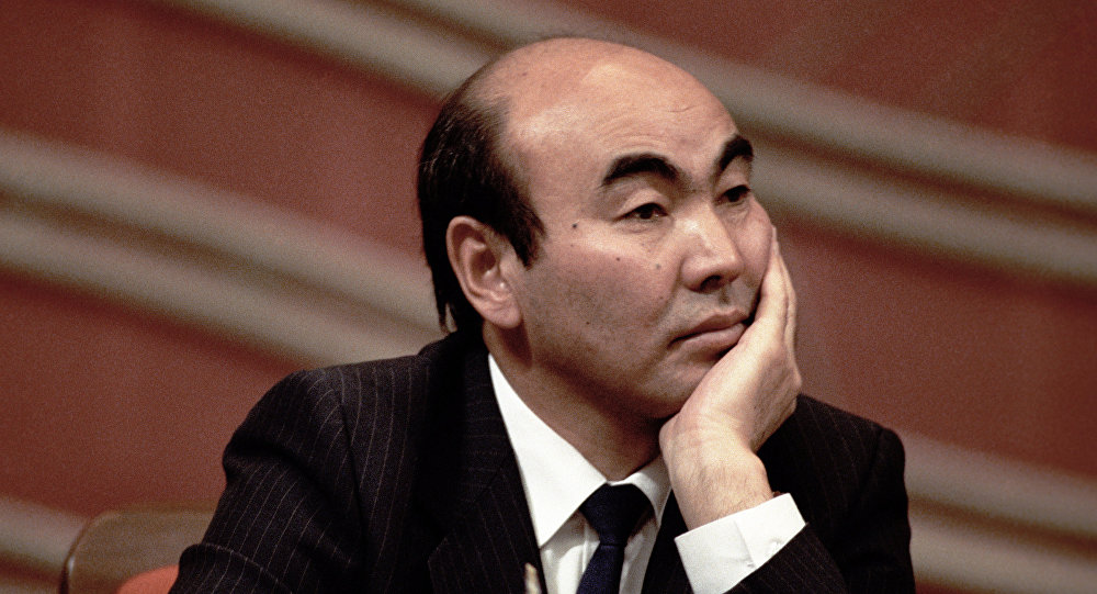 Аскар Акаев