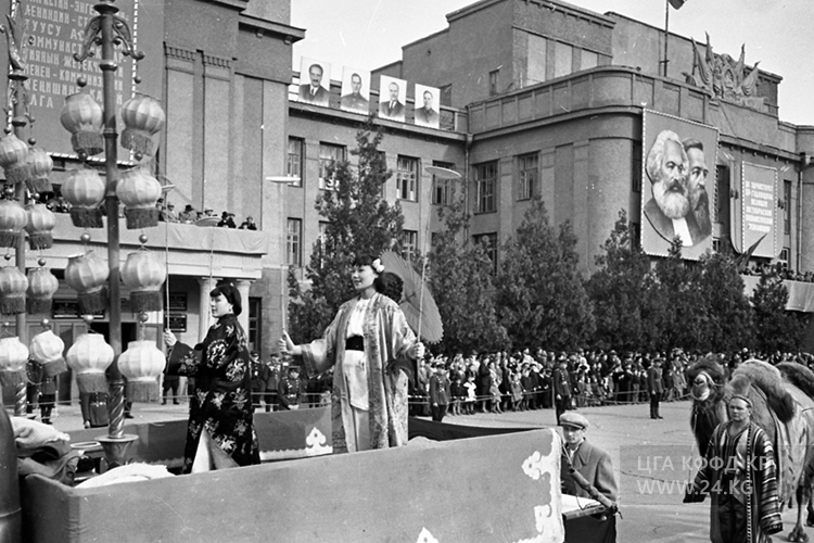 Работники Цирка с животными, 1954 год